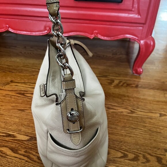 Coach Madison Tribeca Pebbled Leather shoulder bag - Picture 5 of 8